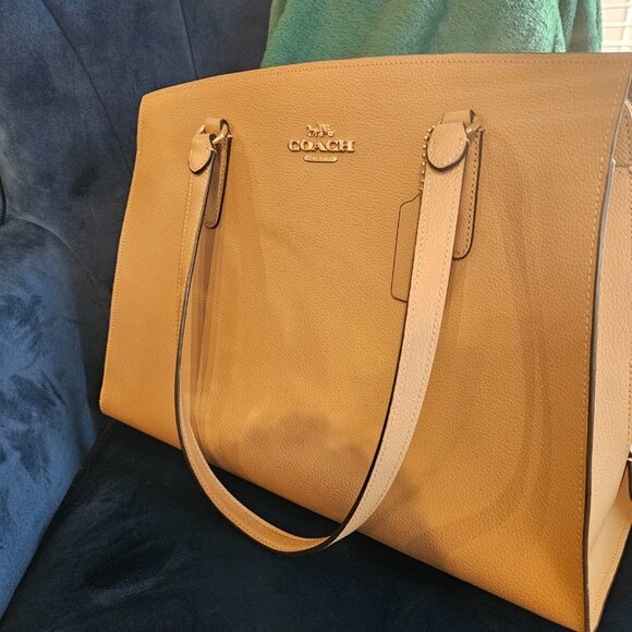 Coach Shoulder Bag in Beautiful Nude Shade - Picture 7 of 9